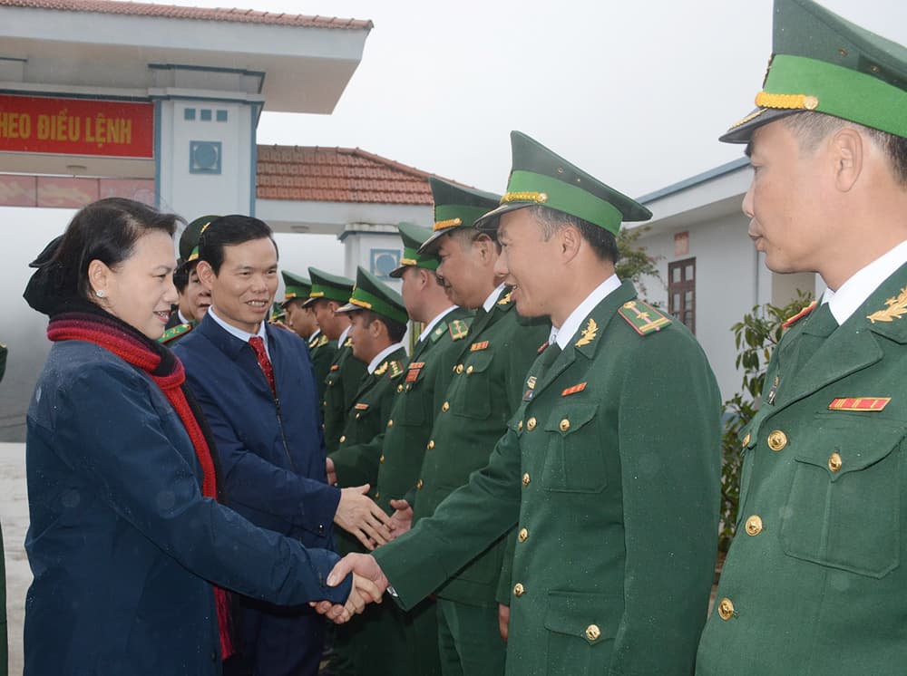 Chủ tịch Quốc hội Nguyễn Thị Kim Ngân thăm, kiểm tra tại Đồn Biên phòng Lũng Cú, Hà Giang