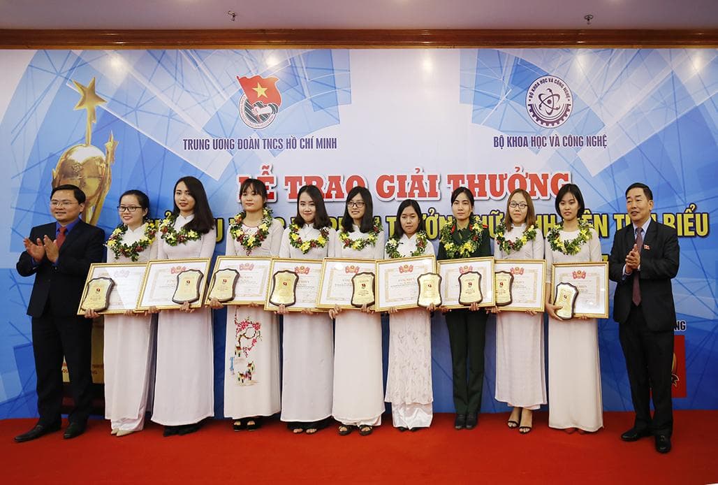 Nữ sinh và khoa học