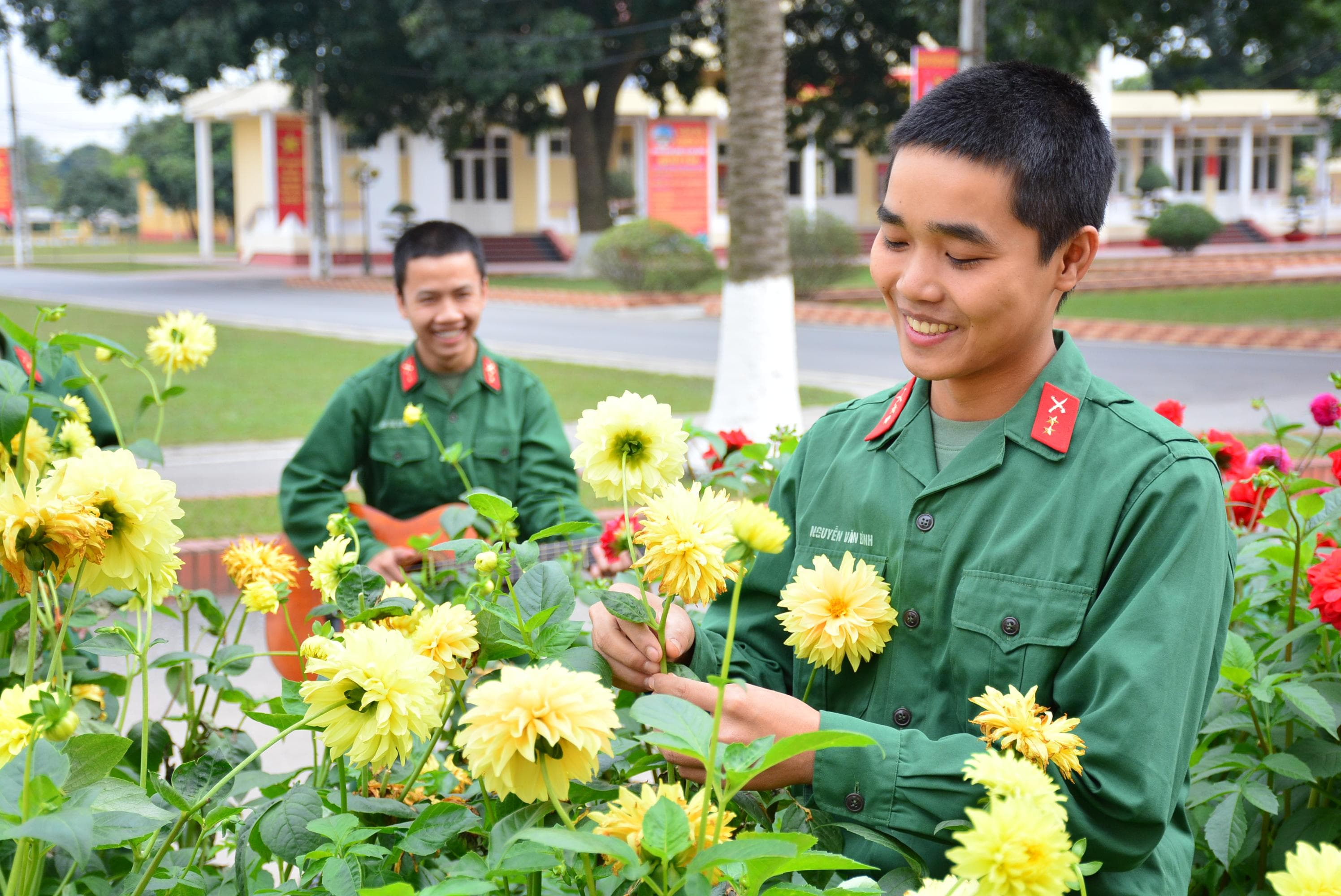 Gieo "mầm xuân" ở Trung đoàn 209