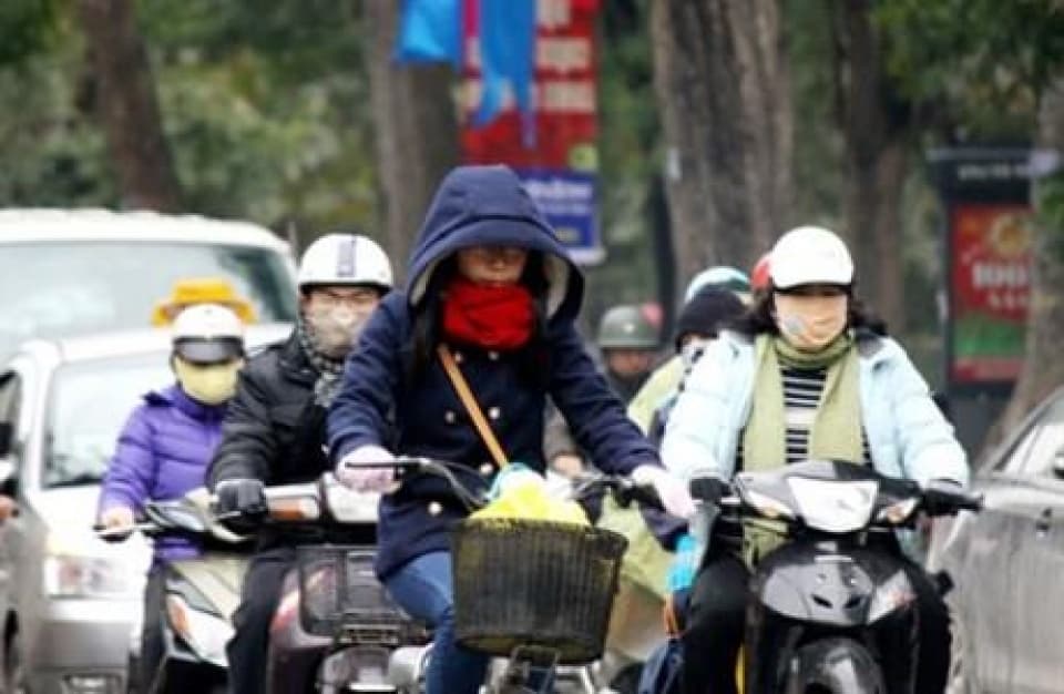 Hà Nội mưa rét 8 độ C, nhiều nơi vùng núi phía Bắc có băng giá