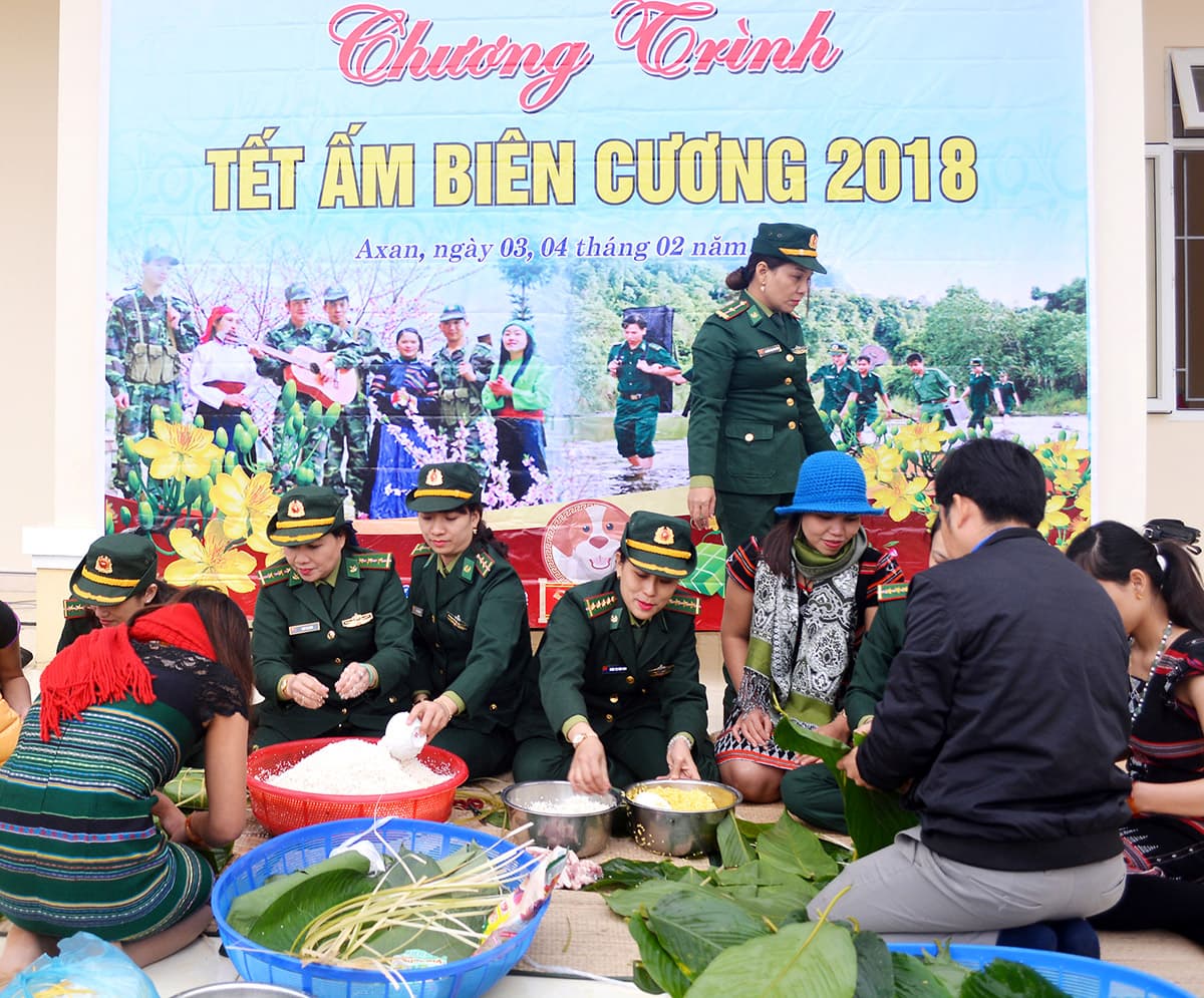 Chăm lo Tết đồng bào vùng biên giới