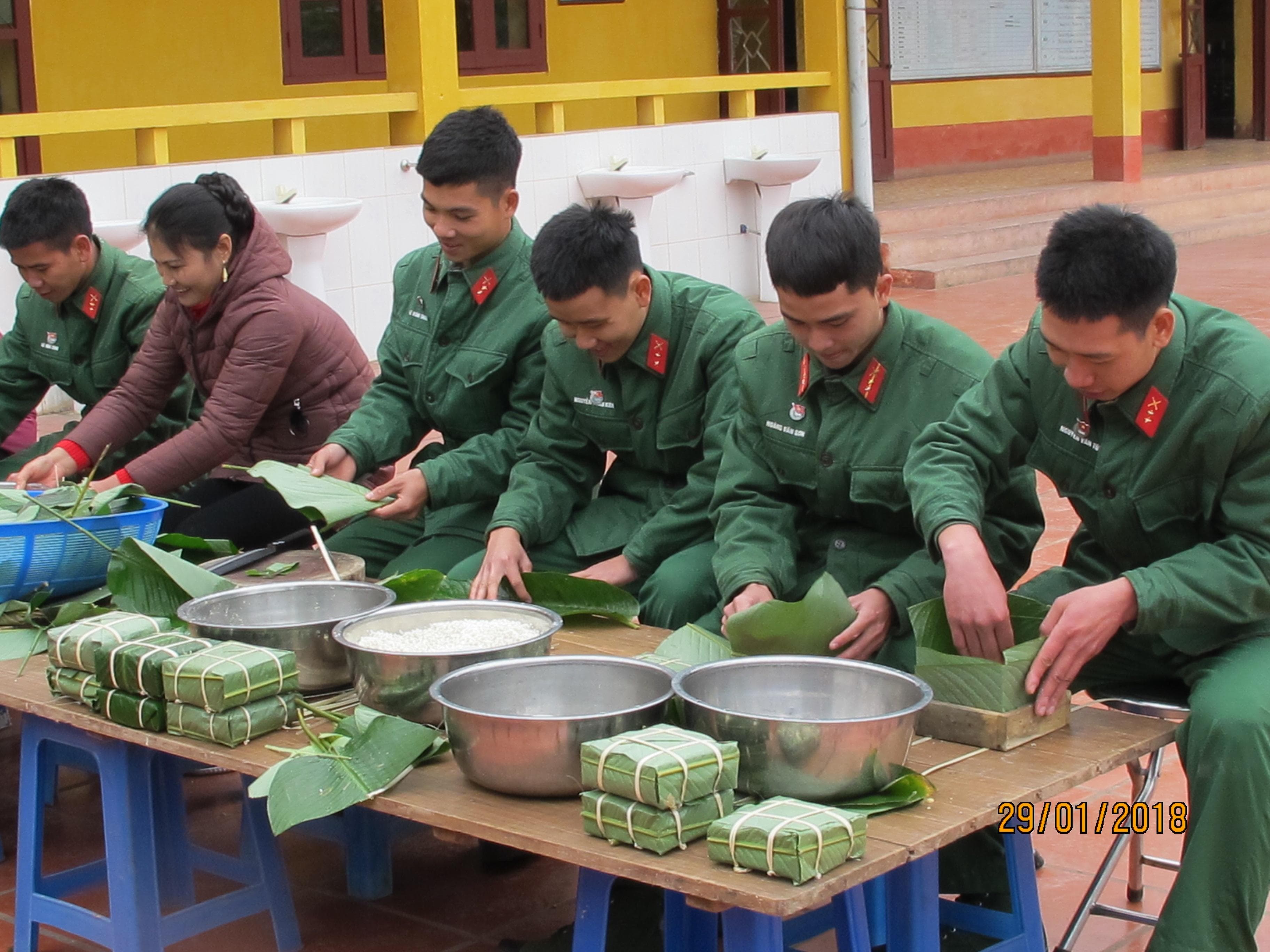 Không khí chuẩn bị Tết ở Trung đoàn 101