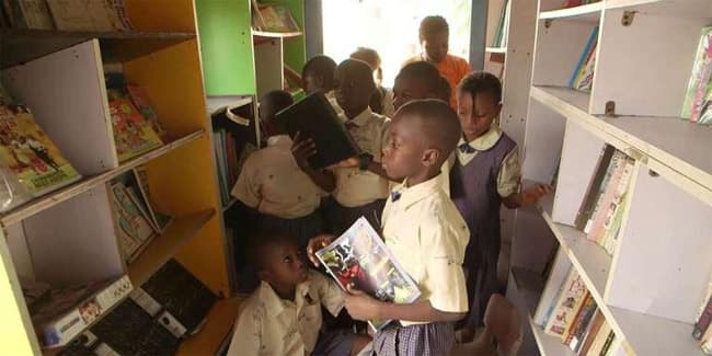 Thư viện di động đầu tiên ở Nigeria