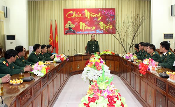 Bộ Tư lệnh Quân khu 4 thăm, chúc Tết tại Sư đoàn 324
