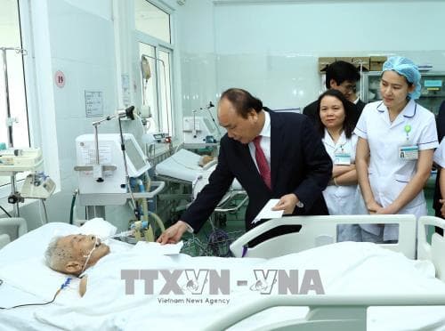 Thủ tướng Nguyễn Xuân Phúc  thăm, kiểm tra công tác trực Tết tại  Bệnh viện C Đà Nẵng