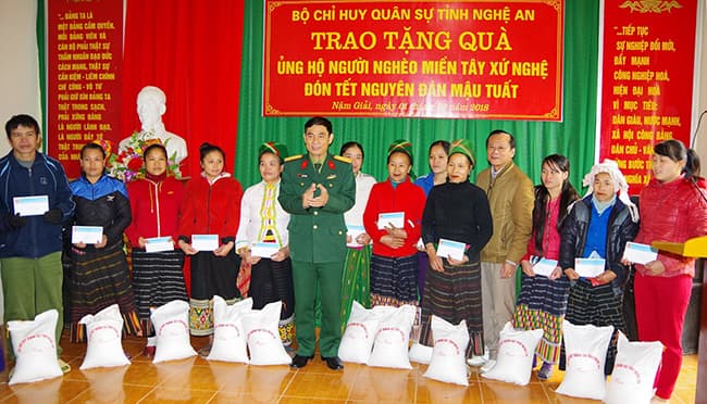 Mang Tết đến cho người nghèo, vùng biên giới, hải đảo