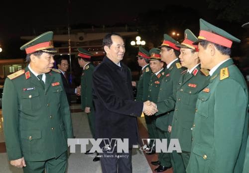 Chủ tịch nước Trần Đại Quang thăm, chúc Tết các đơn vị trong Đêm Giao thừa