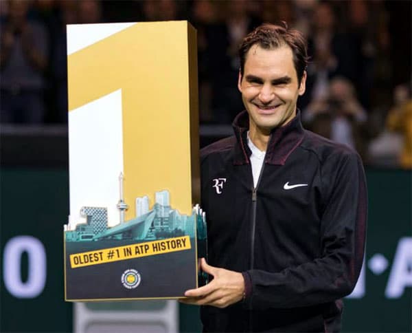 Roger Federer chính thức giành vị trí số 1 thế giới từ tay Rafael Nadal