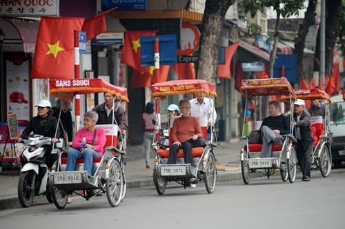 Gần 375 nghìn lượt khách du lịch đến Hà Nội dịp Tết Nguyên đán
