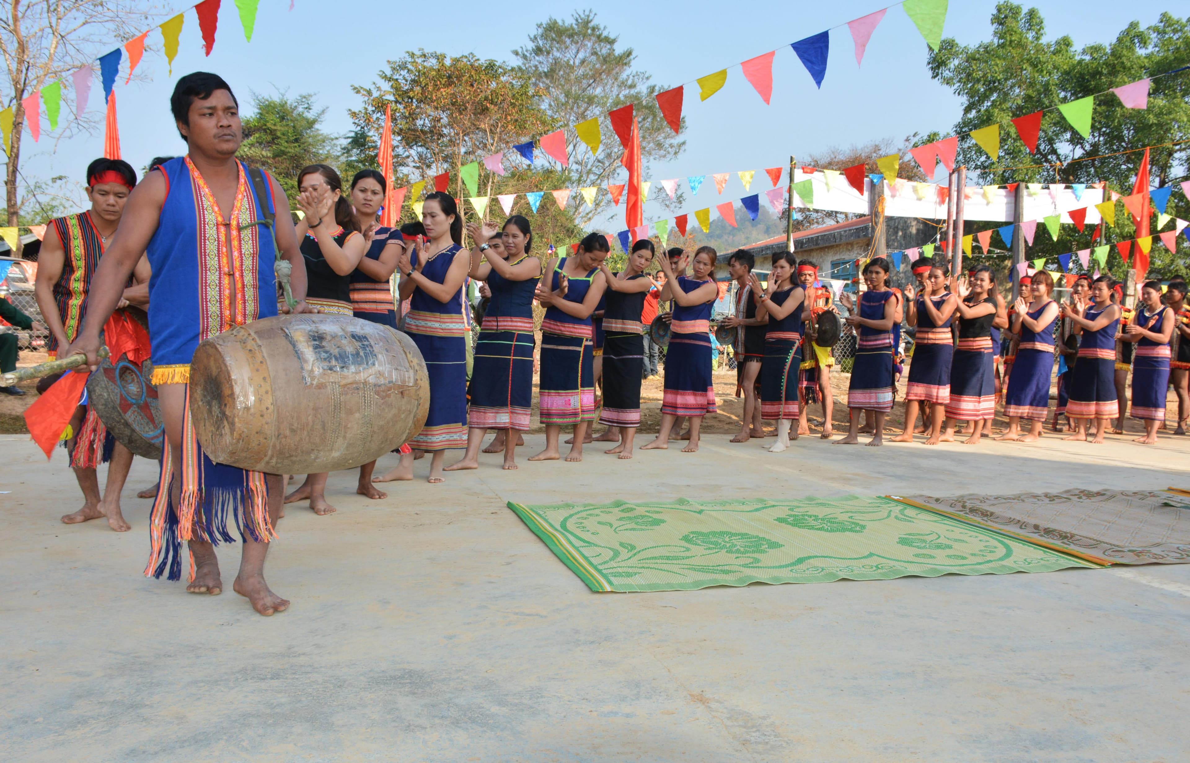 Những ngày vui của đồng bào Mô Rai