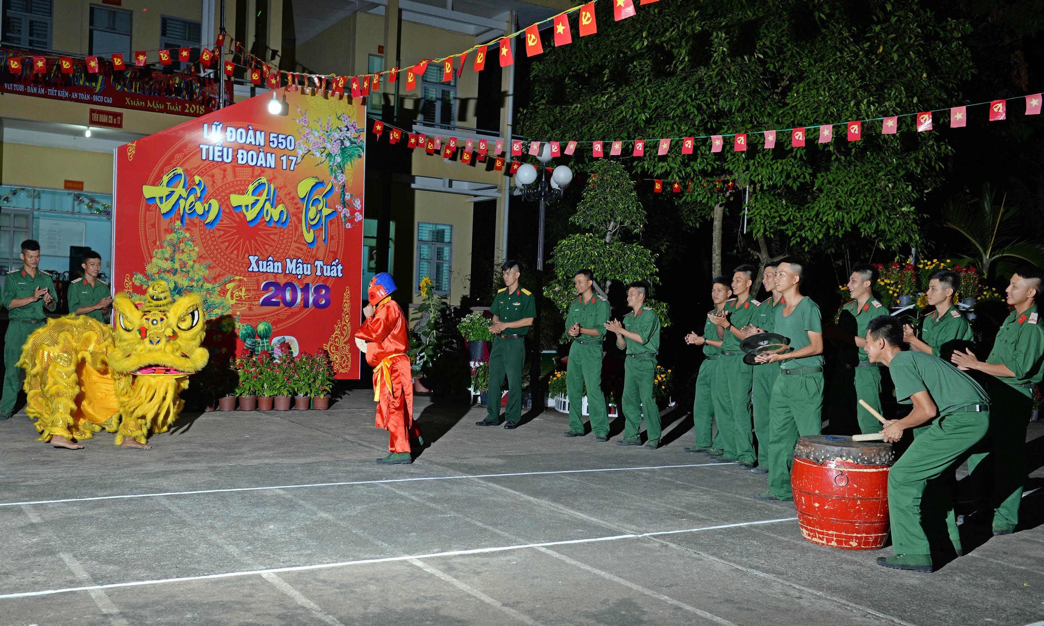 Rộn ràng xuân chiến sĩ