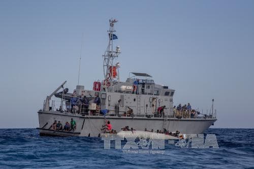 Libya giải cứu hơn 400 người di cư gặp nạn trên biển