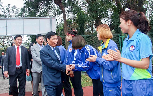 Bộ trưởng Bộ Văn hóa, Thể thao và Du lịch thăm, chúc Tết các VĐV tại Trung tâm HLTTQG Hà Nội