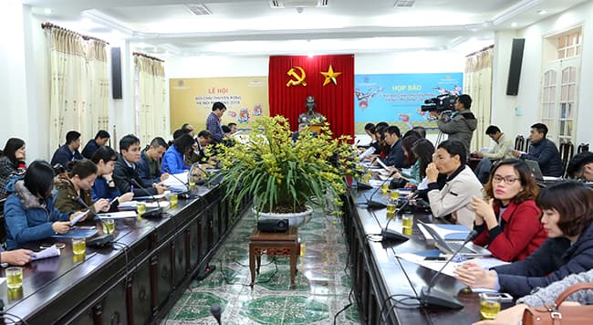 Lễ hội bơi chải thuyền rồng Hà Nội mở rộng 2018 được tổ chức ngày 24-2