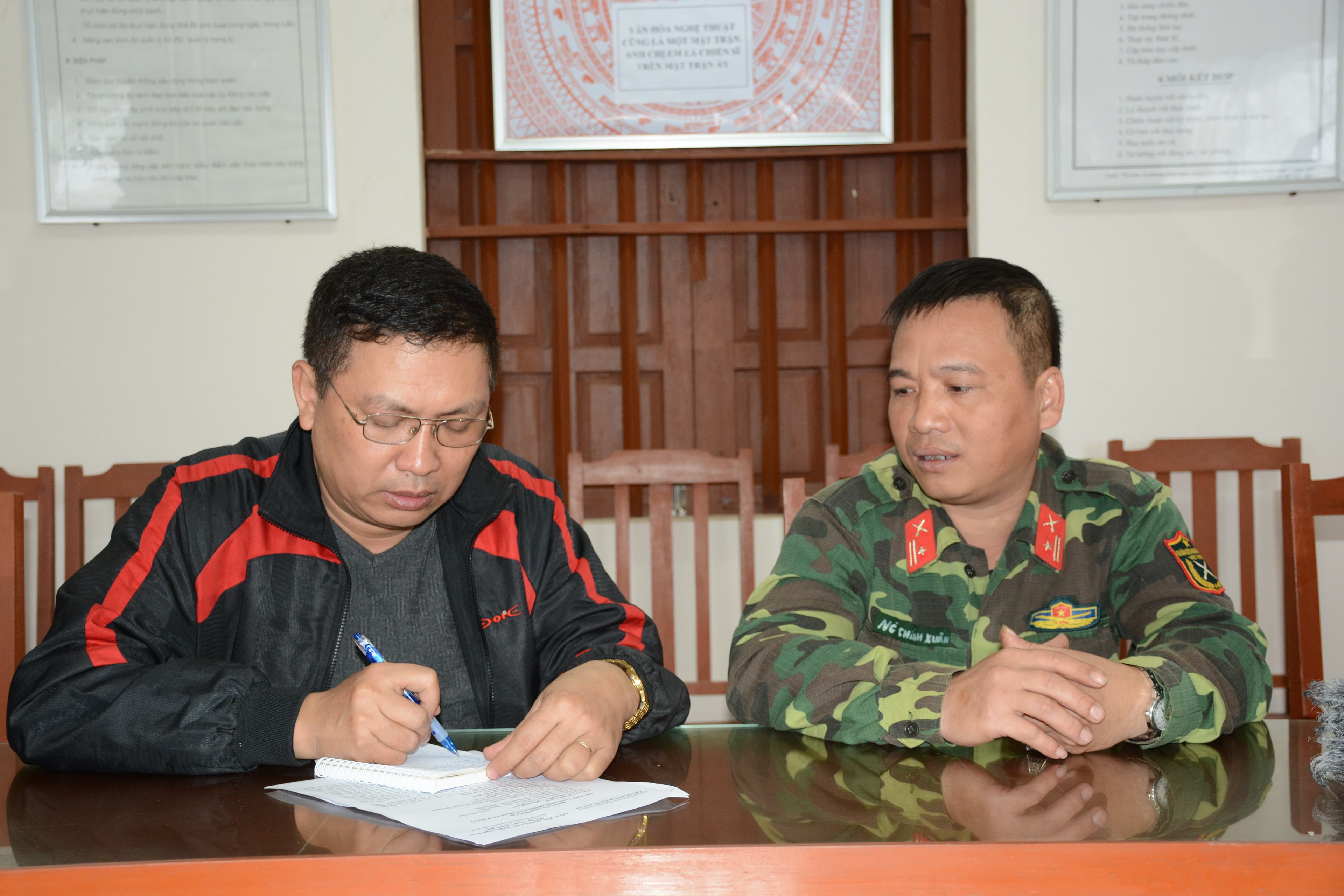 "Cây phong ba" trước biển