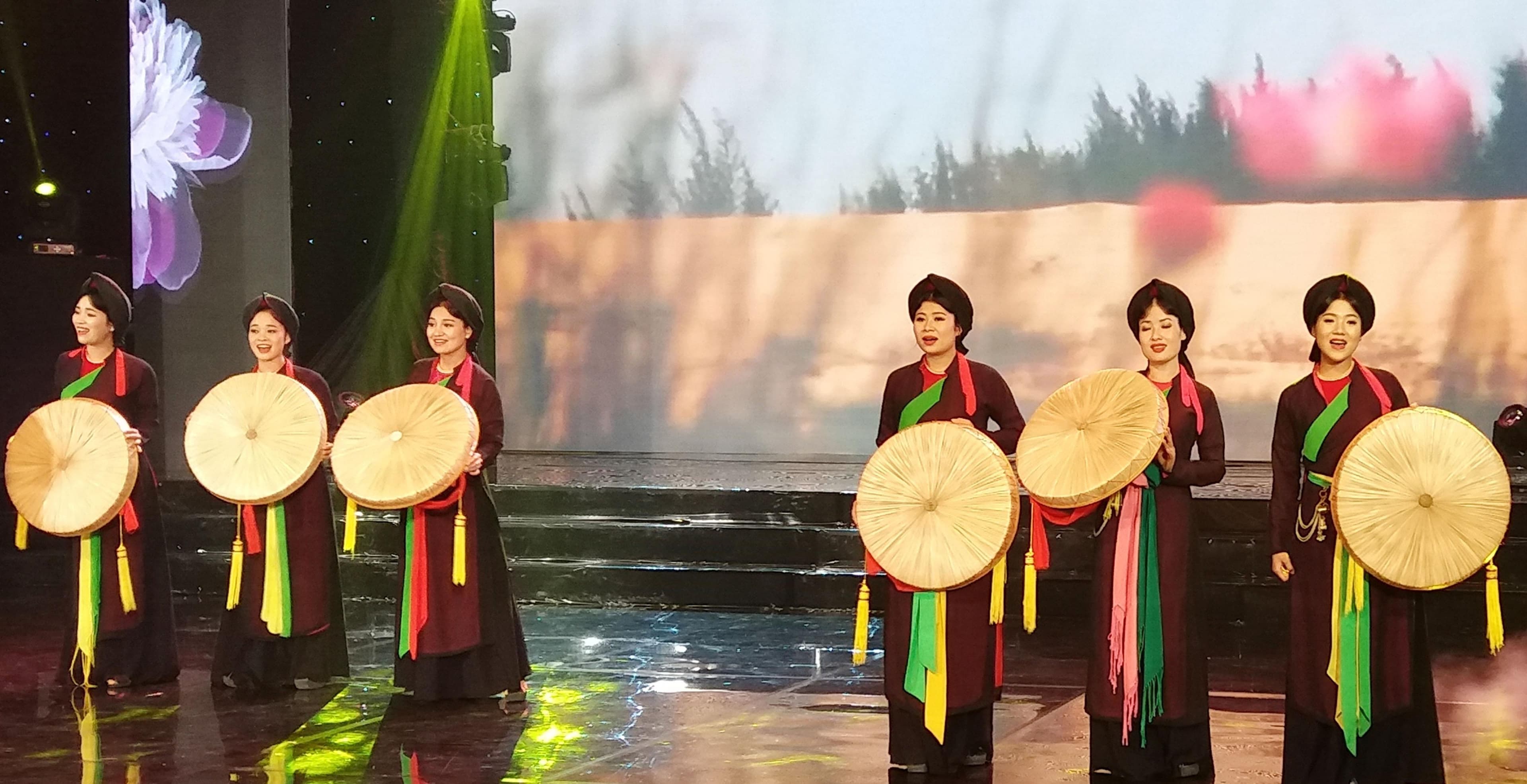Làm mới dân ca bằng cái tình của người quan họ
