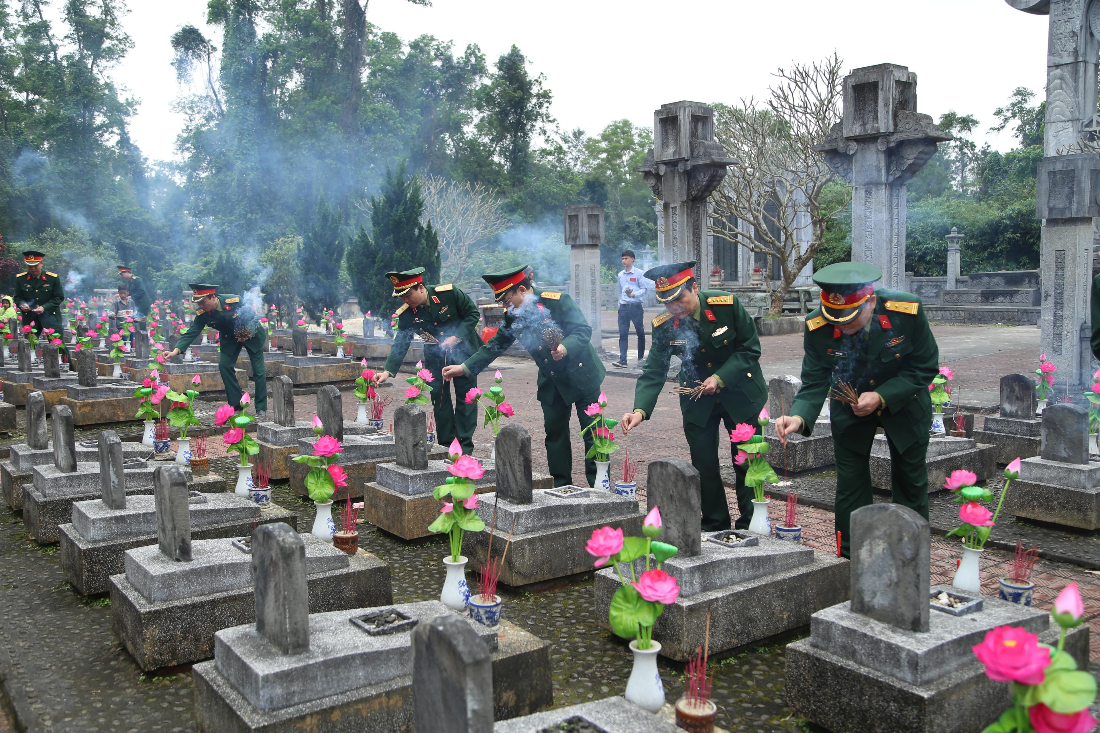 Ngày xuân tri ân liệt sĩ