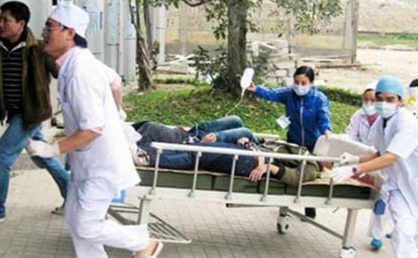 Gia Lai: 25 người bị ngộ độc do ăn thịt gà chết