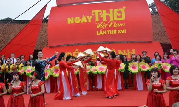 58 câu lạc bộ, trung tâm văn hóa tham gia trình diễn thơ, biểu diễn nghệ thuật