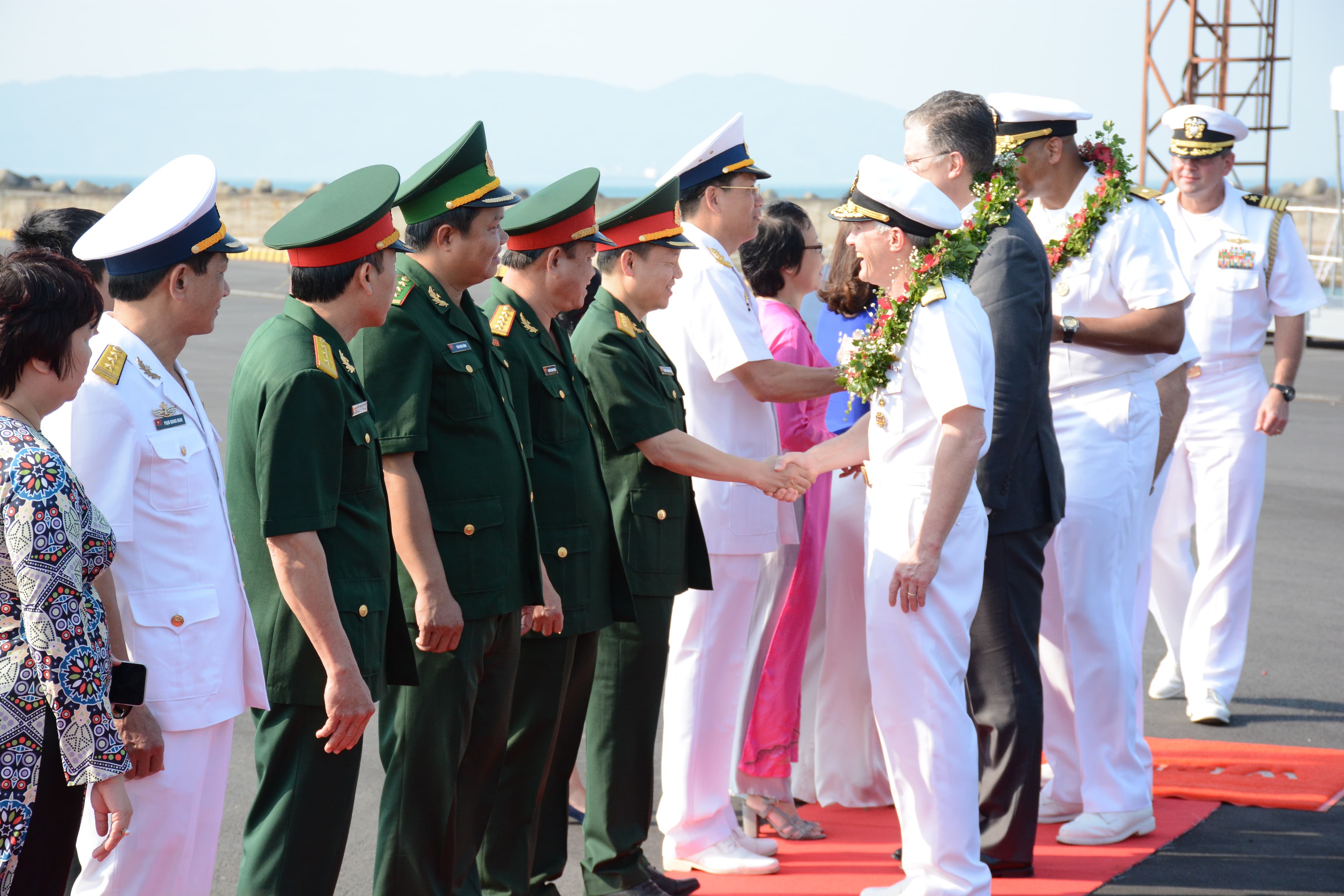 Đoàn tàu Hải quân Hoa Kỳ bắt đầu thăm hữu nghị thành phố Đà Nẵng