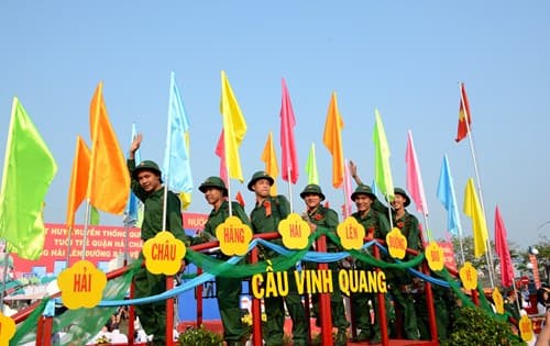 ĐỂ CHIẾN SĨ YÊU ĐƠN VỊ TỪ NGÀY ĐẦU