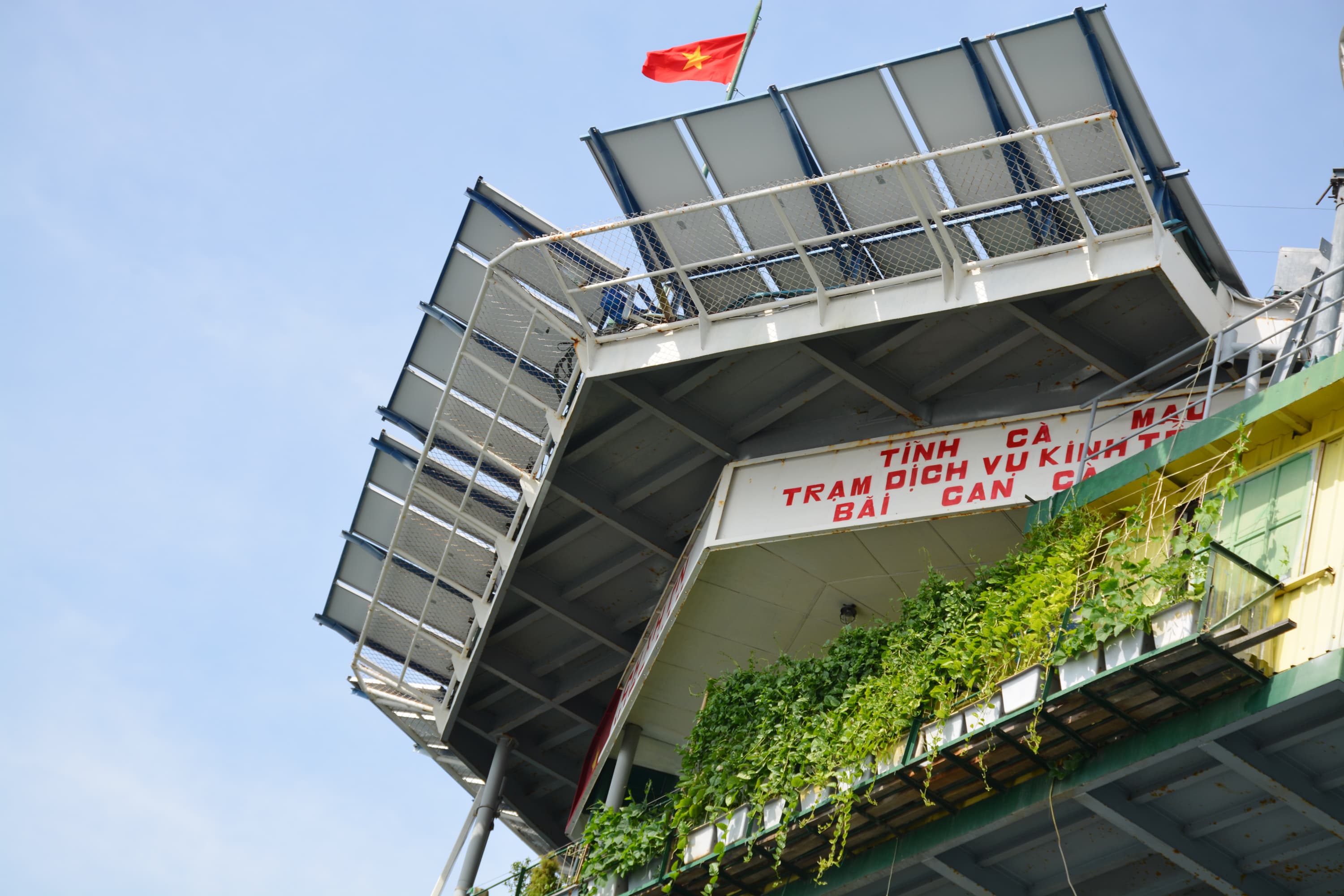 “Vườn rau” trên nhà giàn