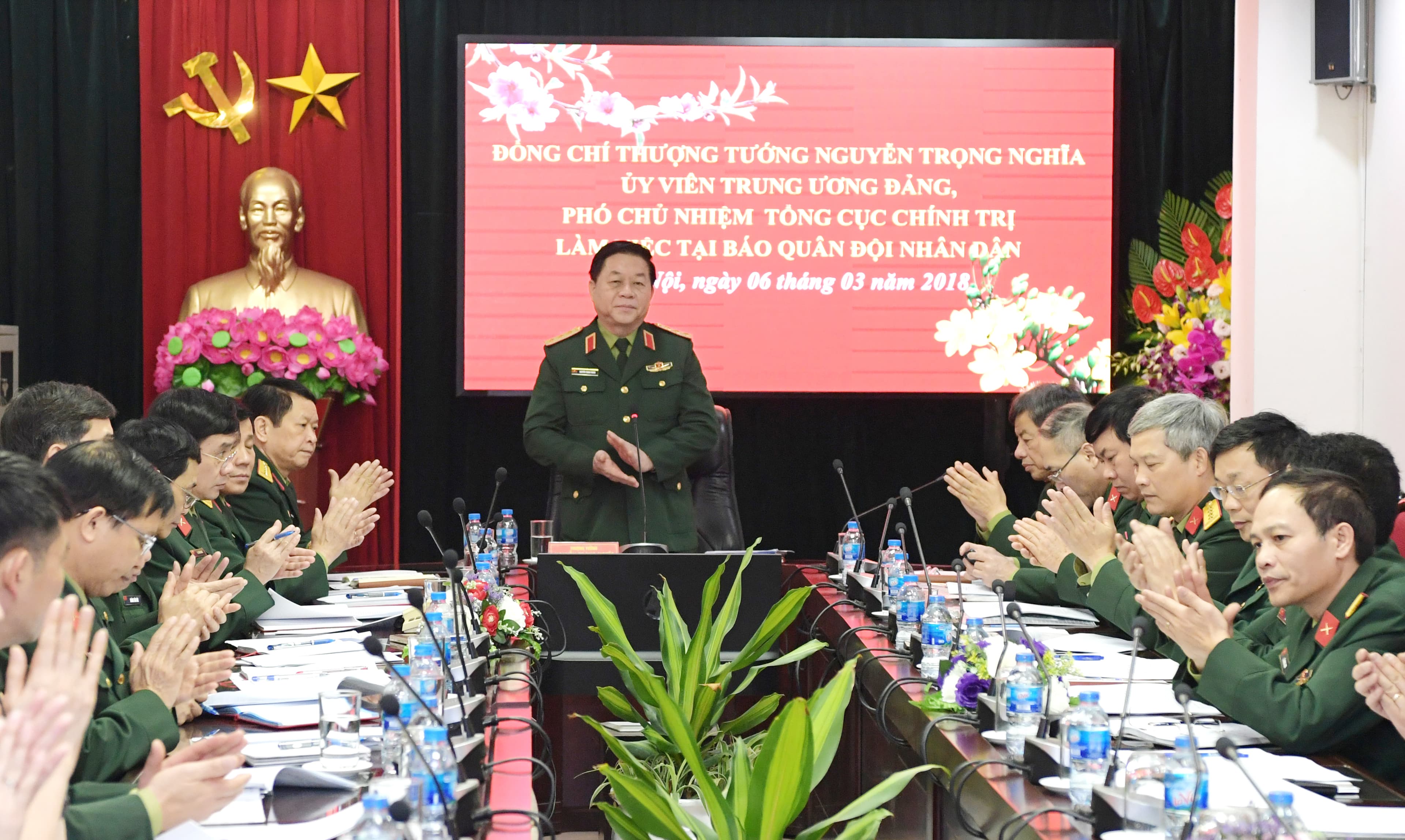 Thượng tướng Nguyễn Trọng Nghĩa làm việc với Báo Quân đội nhân dân