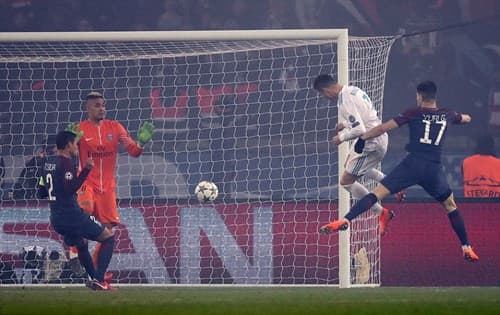 Real và Liverpool đoạt vé vào tứ kết