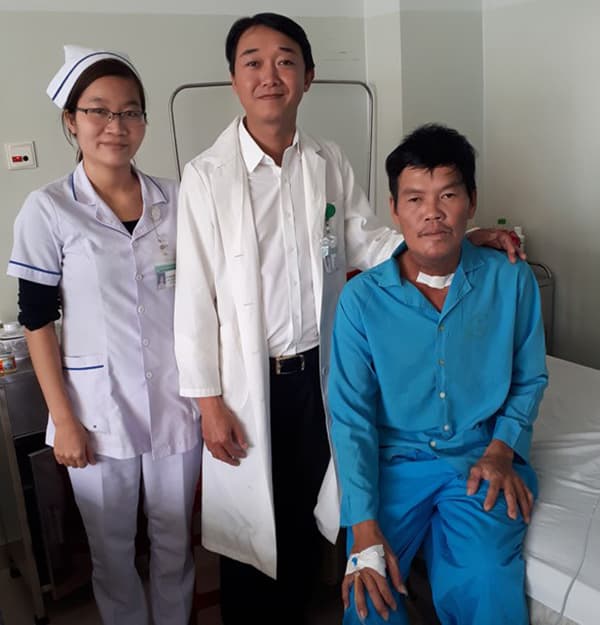 Đà Nẵng phẫu thuật thành công ca ung thư lưỡi lan rộng bằng phương pháp vi phẫu tạo hình