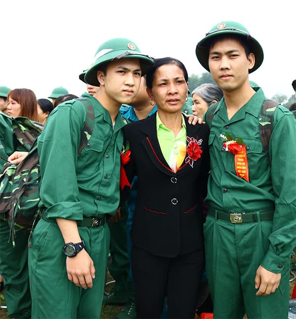 Hai anh em cùng xung phong nhập ngũ