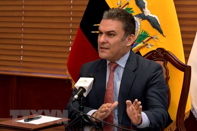 Chủ tịch Quốc hội Ecuador mất chức vì điện đàm với tội phạm bị truy nã