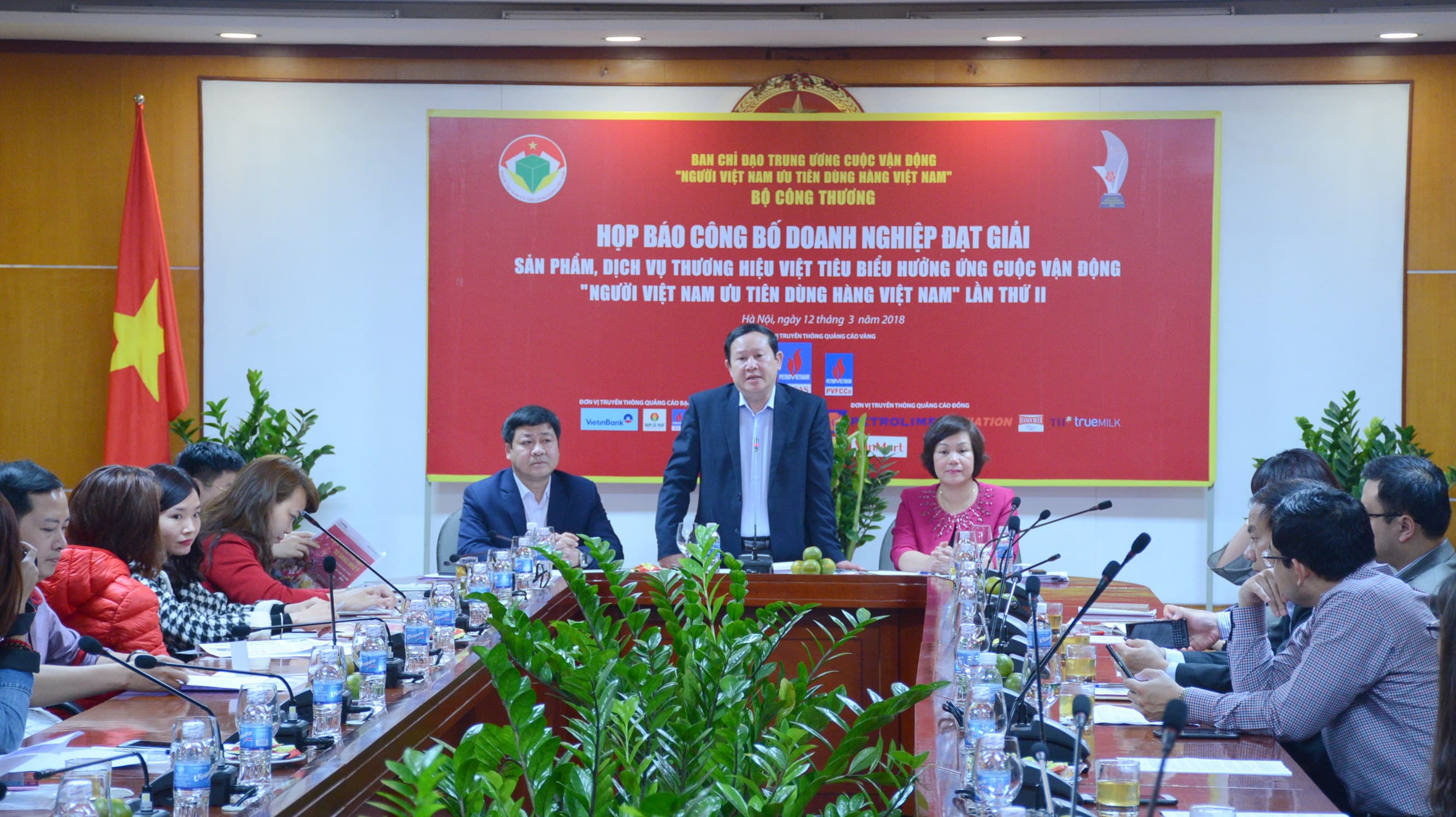 Vinh danh doanh nghiệp tiêu biểu thực hiện Cuộc vận động “Người Việt Nam ưu tiên dùng hàng Việt Nam”