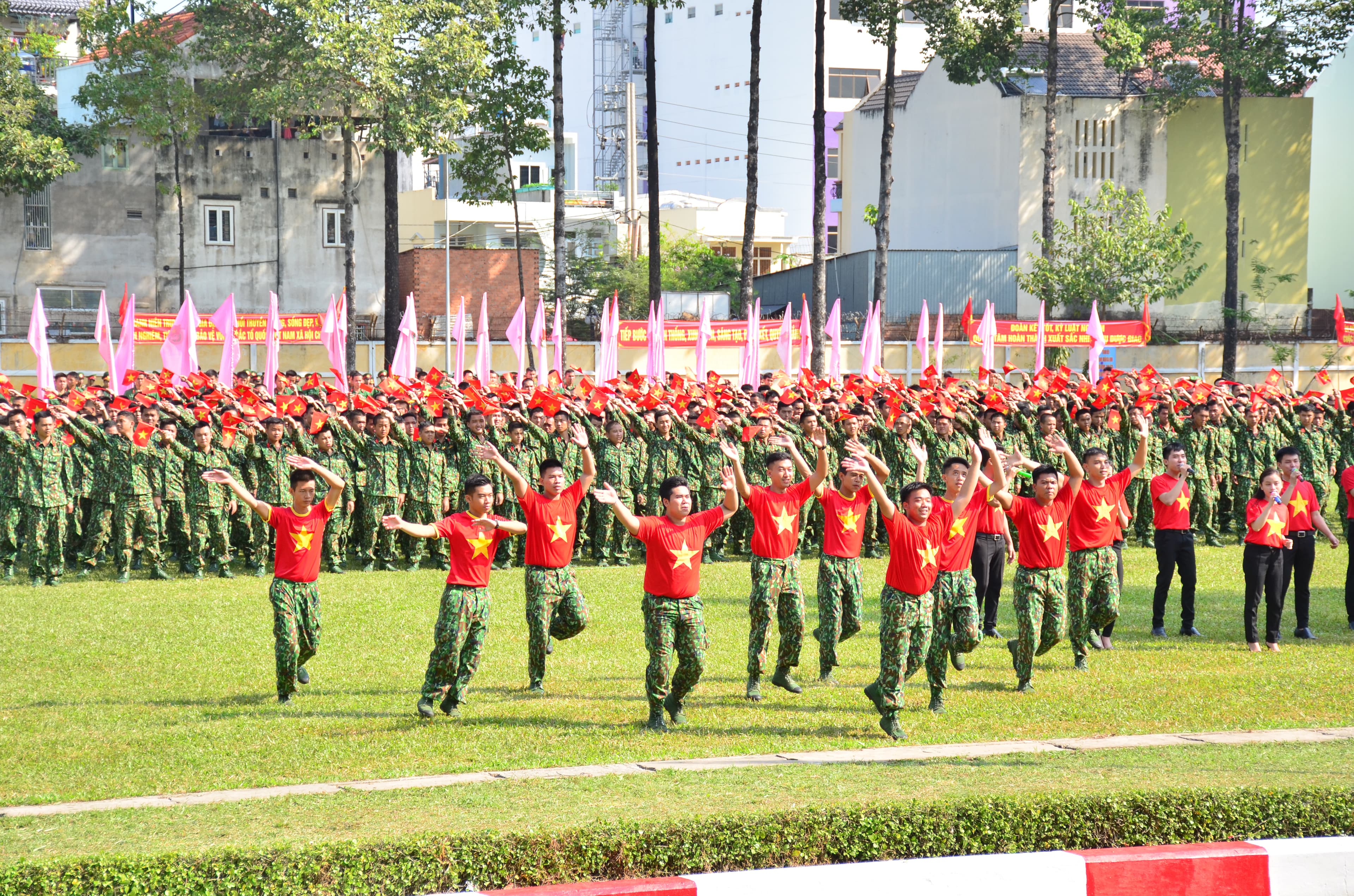 Phát động phong trào “Thanh niên Trung đoàn rèn đức, luyện tài, xung kích, sáng tạo, đoàn kết, quyết thắng”