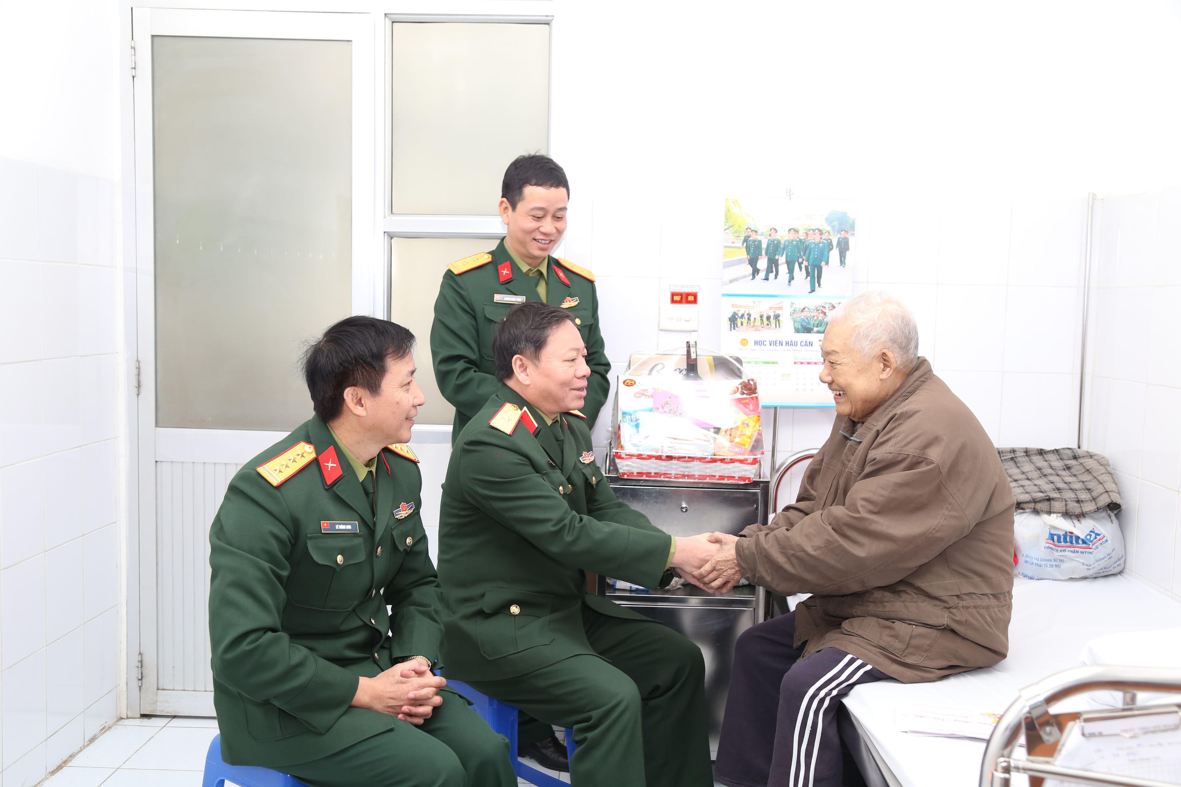Thiếu tướng Trần Minh Đức, một con người mẫn cán