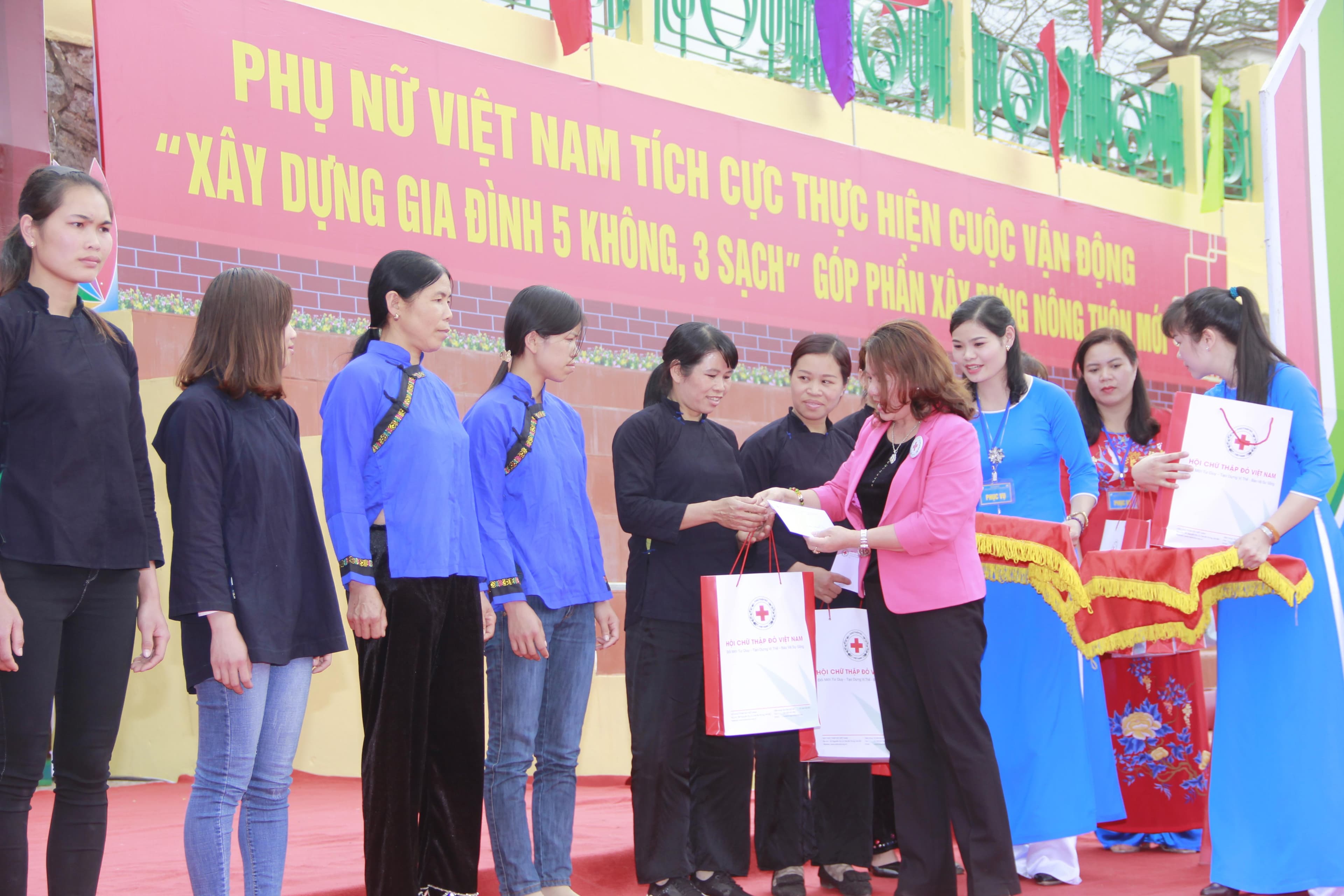Đồng hành cùng phụ nữ biên cương