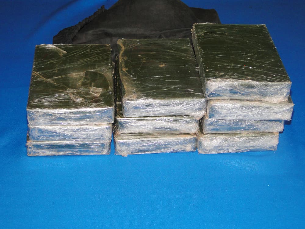 Bắt đối tượng vận chuyển 10 bánh hê-rô-in vào Việt Nam