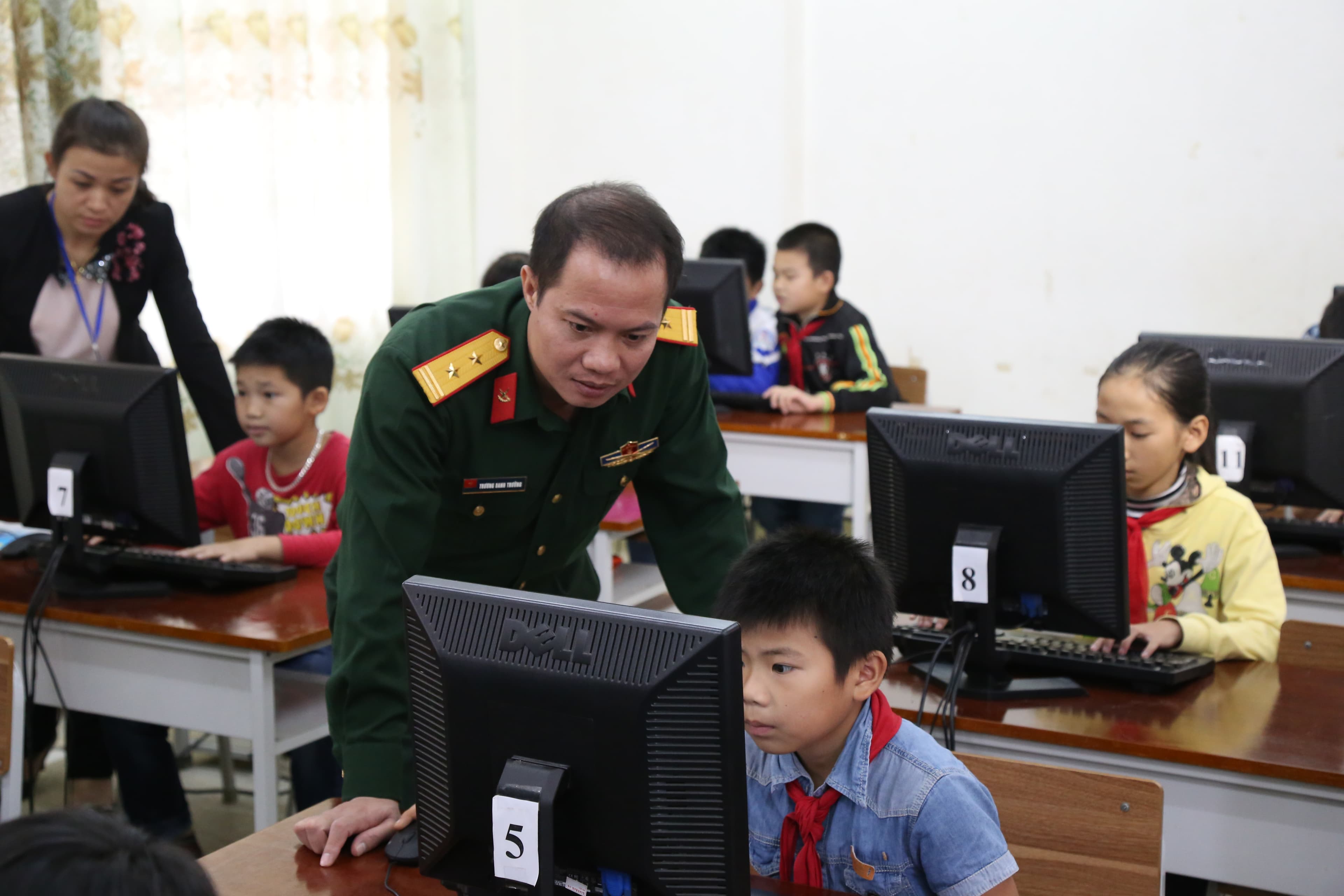 Mang khoa học công nghệ đến với đồng bào vùng cao
