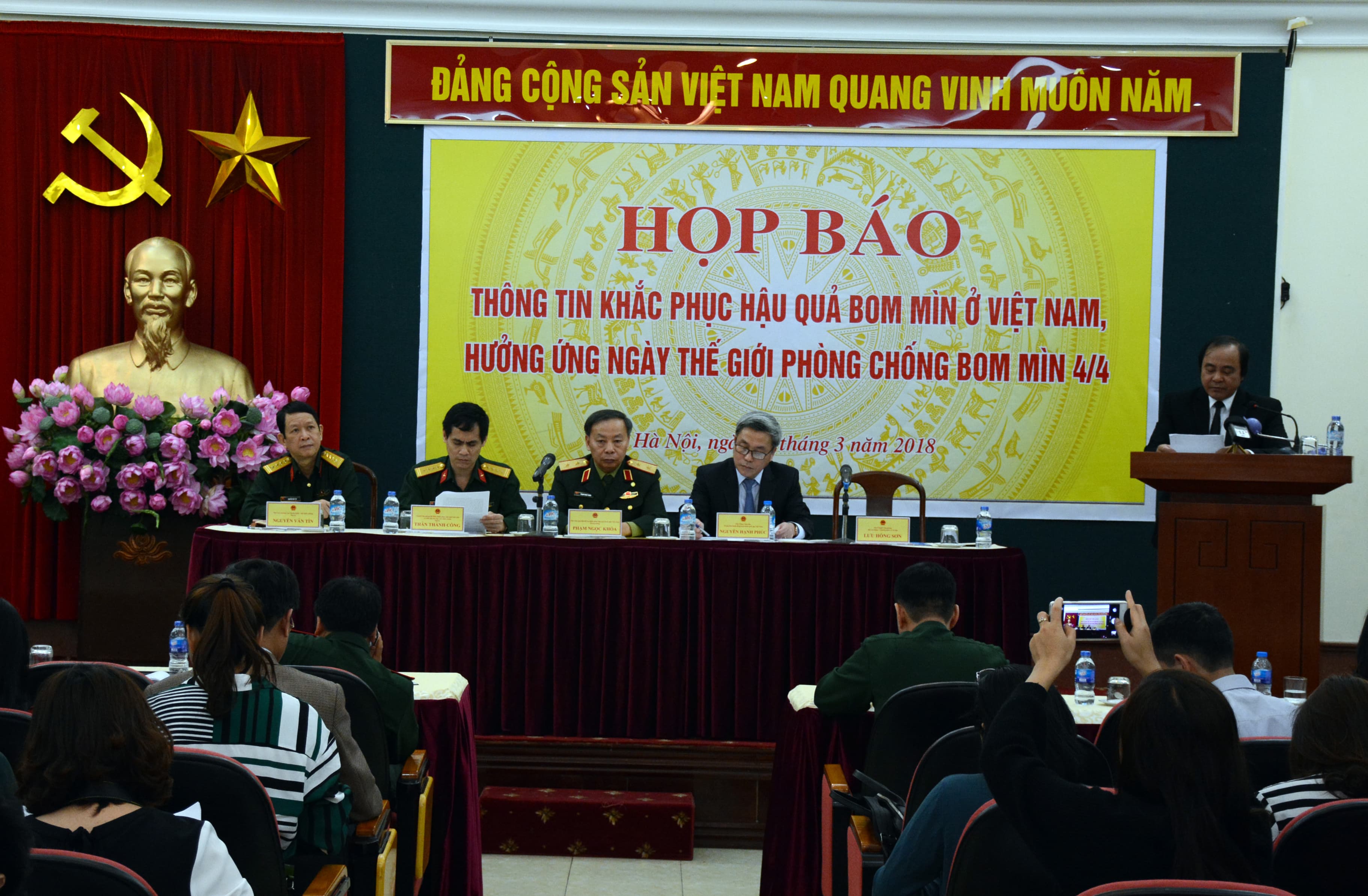 Cả nước còn hơn 6,1 triệu héc-ta đất đai bị ô nhiễm bom mìn