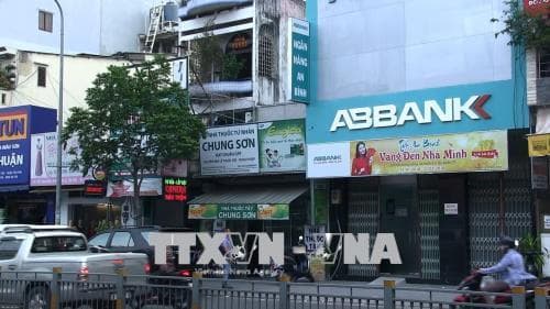 Thành phố Hồ Chí Minh: Điều tra một vụ cướp ngân hàng bất thành