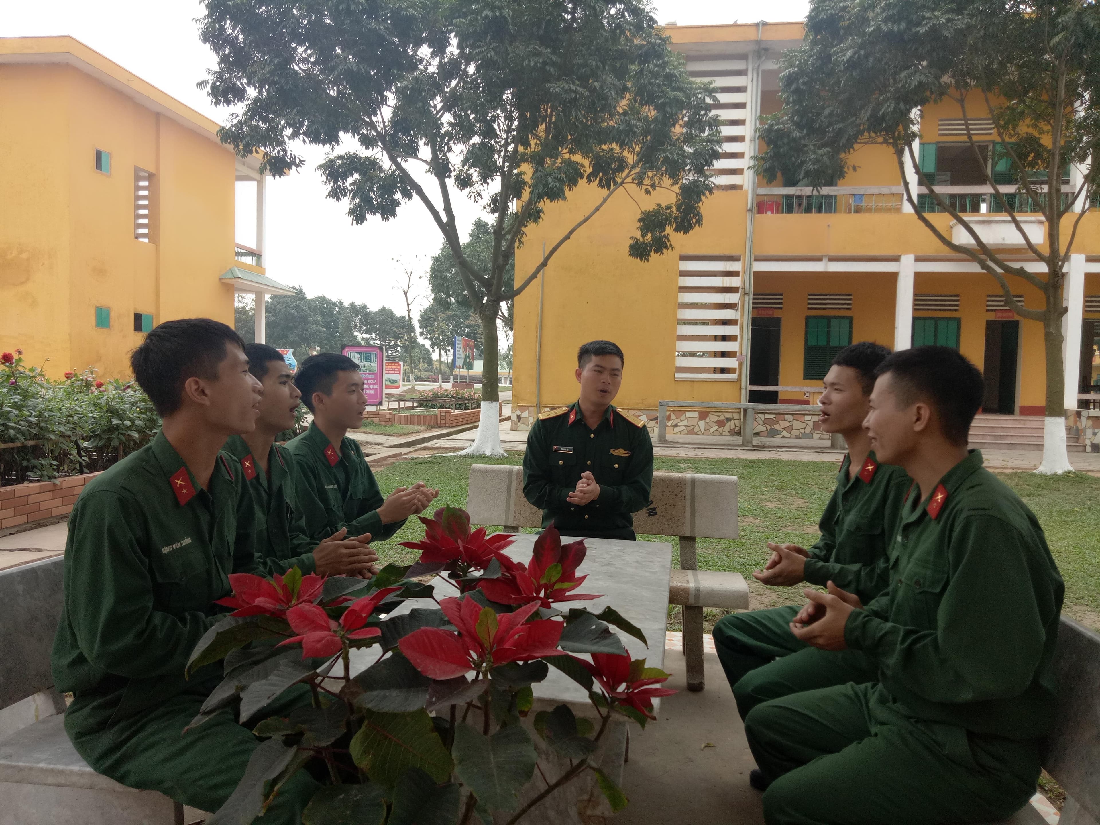 Sôi nổi những ngày đầu quân ngũ
