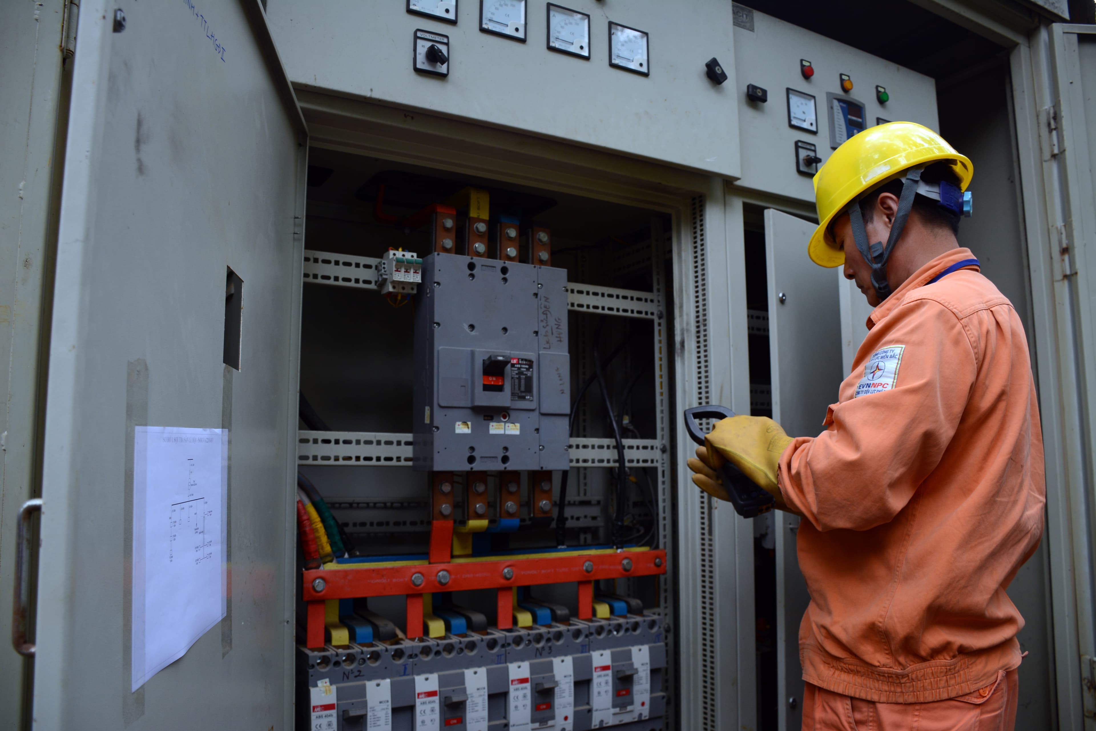 EVNNPC nỗ lực đảm bảo cung cấp điện ổn định trong mùa nắng nóng