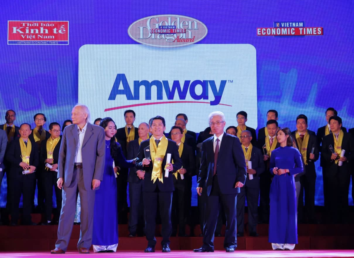 Vietnam Airlines và Amway Việt Nam được nhận những giải thưởng uy tín