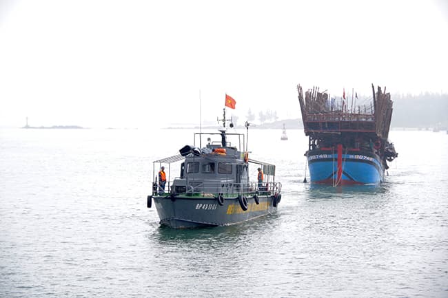 Kịp thời cứu nạn 48 thuyền viên trên biển