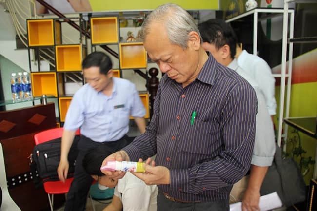 Phát hiện sai phạm ở nhiều cơ sở sản xuất sản phẩm chữa bệnh ung thư từ bột than tre
