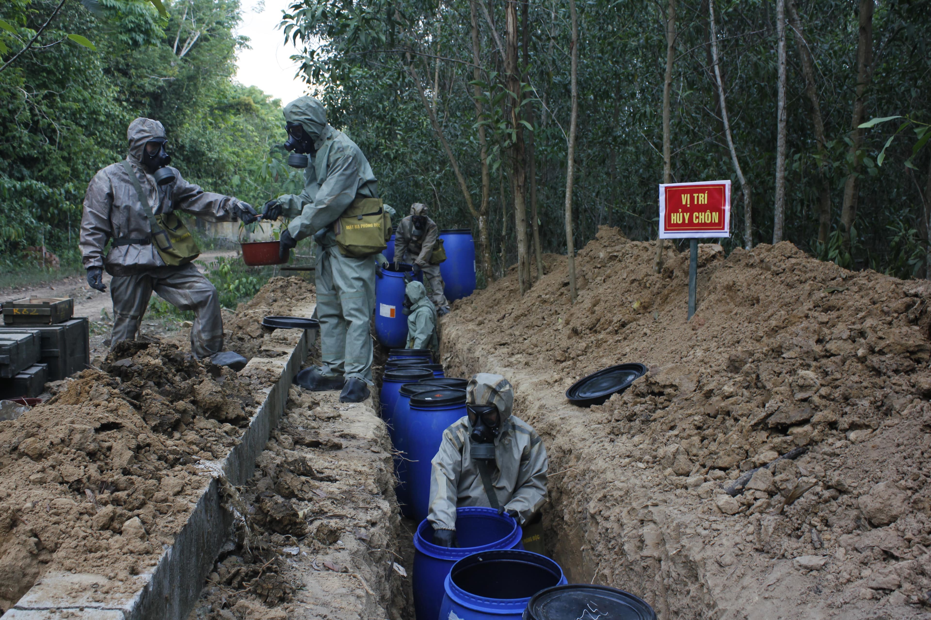 Xây dựng lực lượng phòng hóa tinh, gọn, mạnh