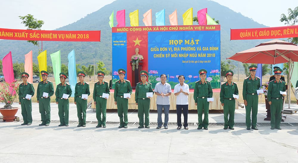 Bộ CHQS tỉnh Tây Ninh họp mặt địa phương, gia đình chiến sĩ mới