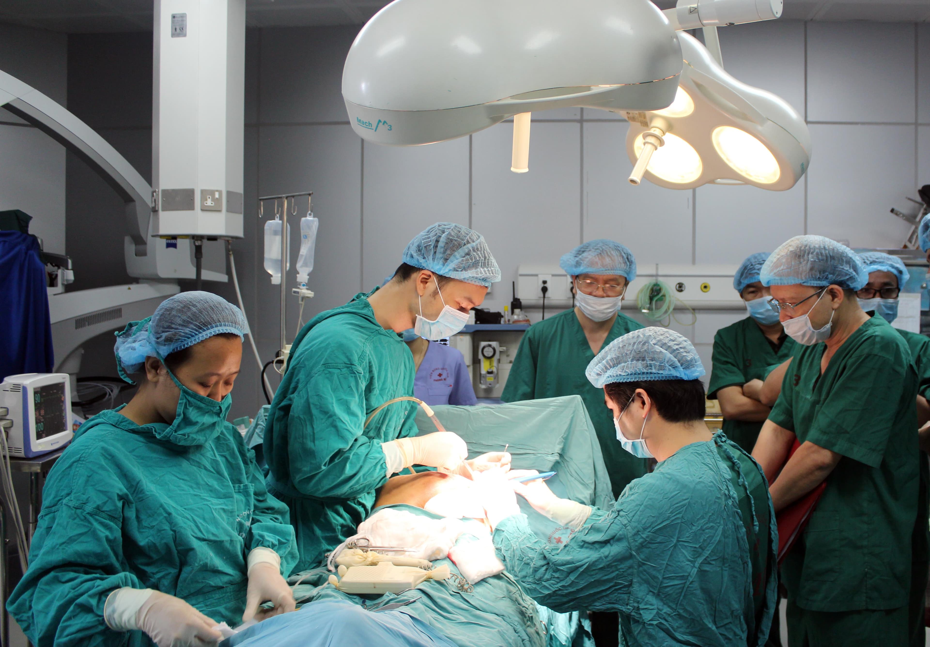 Hướng nghiên cứu khoa học vào lĩnh vực chuyên môn mũi nhọn