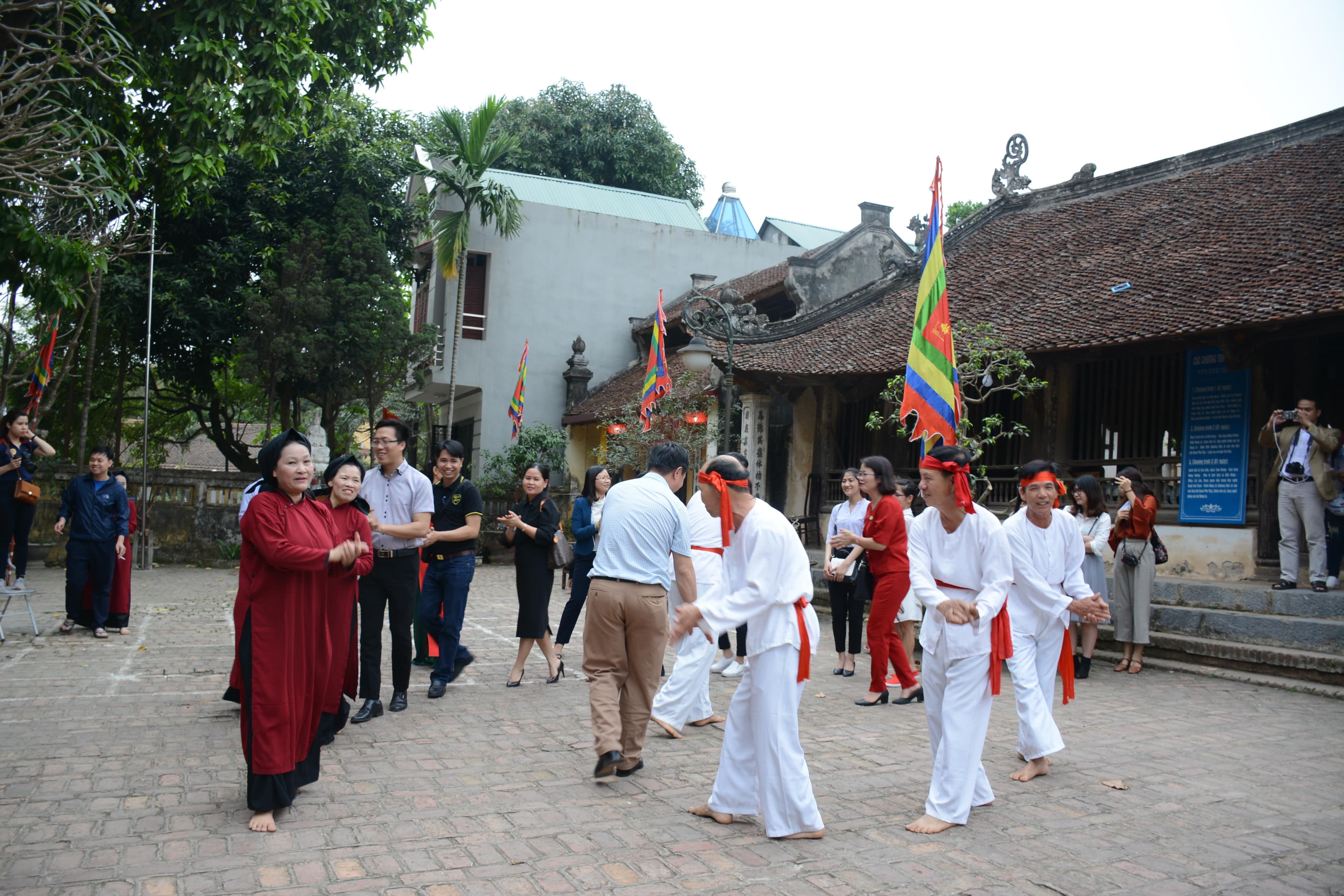 Về miền đất Tổ nghe hát Xoan truyền thống