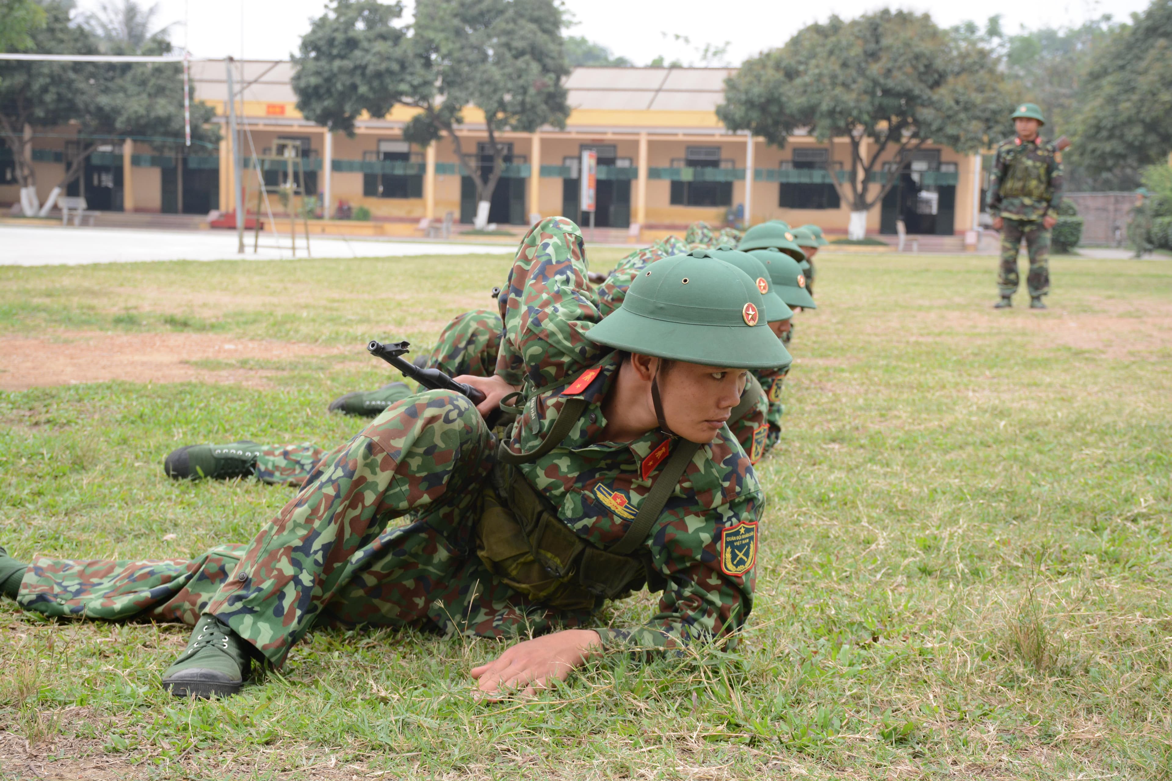 Vượt khó khăn để huấn luyện giỏi