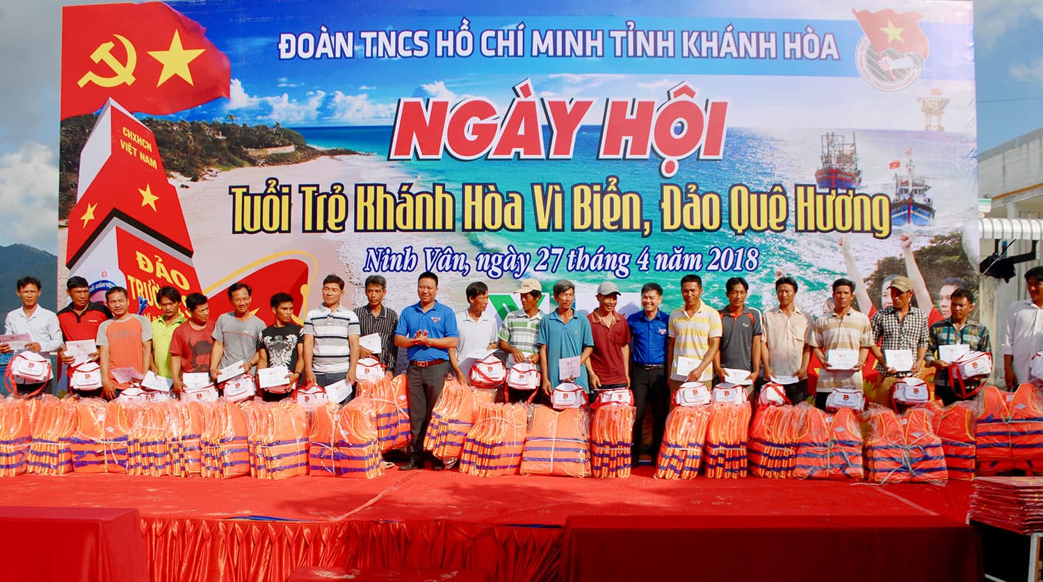 Tuổi trẻ Khánh Hòa vì biển, đảo quê hương